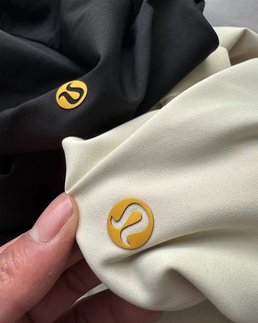 F030498运动健身瑜伽服外套显身材外舒适修身短款夹克 商品图5