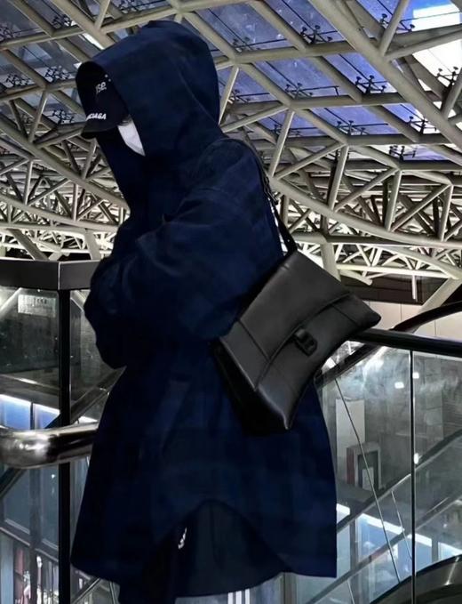 F0304124早秋新品藏青格纹法兰绒男女日常通勤穿搭连帽衬衫外套 商品图6