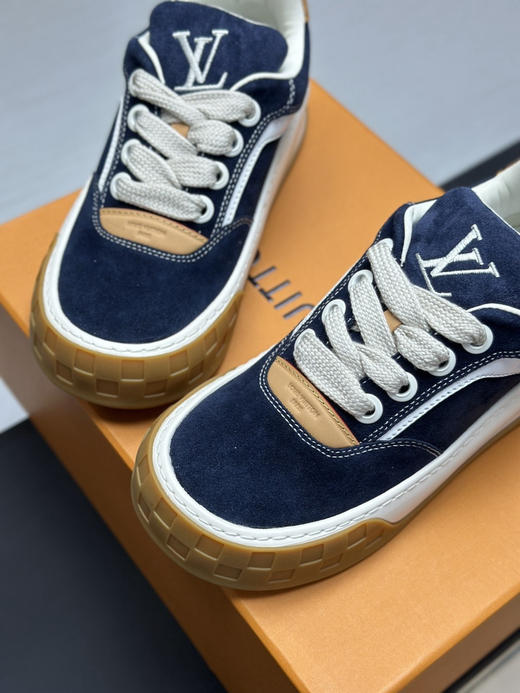 春季特惠💰560 2026早春全新上架 # LV 路易威登 Tilted Low Sneakers 倾斜系列低帮复古休闲运动板鞋 商品图4