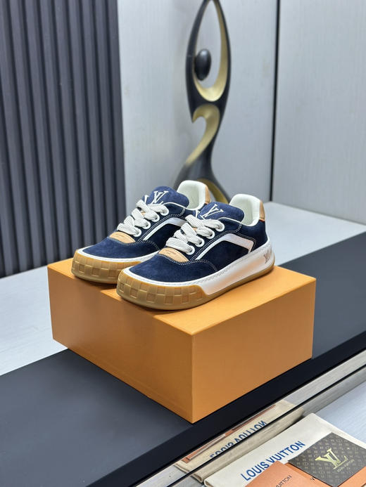 春季特惠💰560 2026早春全新上架 # LV 路易威登 Tilted Low Sneakers 倾斜系列低帮复古休闲运动板鞋 商品图0