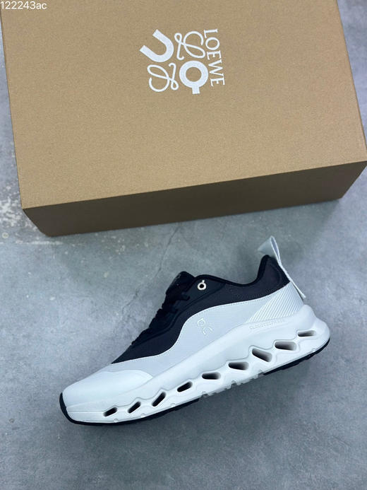 春季特惠💰330 Loewe x ON 罗意威昂跑联名 Cloudtilt 2.0 系列 高品质出货 商品图2