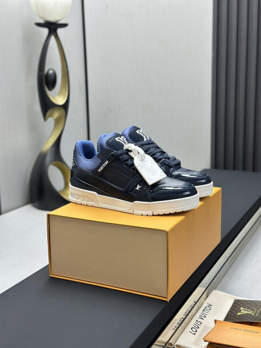 春季特惠💰650 LV 公司级 # 驴牌 Trainer 低帮休闲板鞋 商品图1