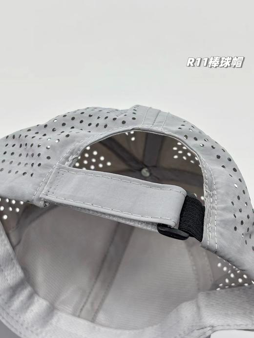F030472速干冲孔透气侧面硅胶小标时尚舒适轻便情侣款棒球帽鸭舌帽 商品图10