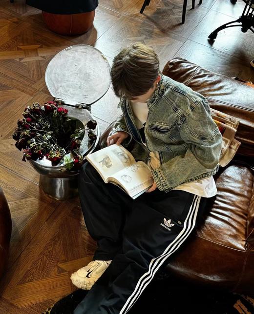 F030425舒适百搭日常通勤尼龙抽绳收腰设计绣花双插带运动长裤 商品图8