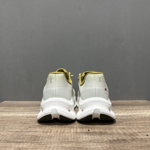 春季特惠💰320 On 昂跑 Cloudtilt 圆头系带 减震耐磨 低帮 生活休闲鞋 商品图1