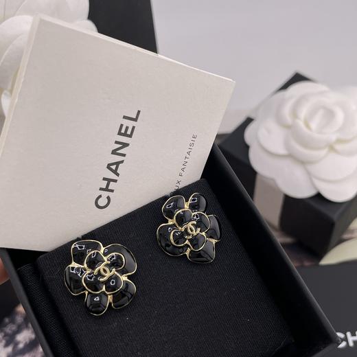 香奈儿 珐琅茶花耳钉红/黑/白（XTY） 商品图8