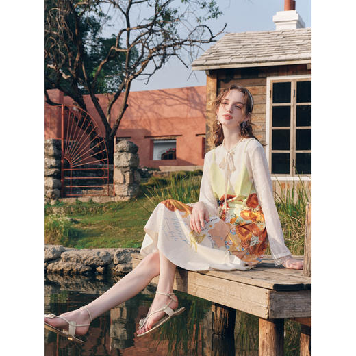 两三事梵高文艺 风旅铃兰 2026春季新款复古印花拼接假两件连衣裙 商品图3