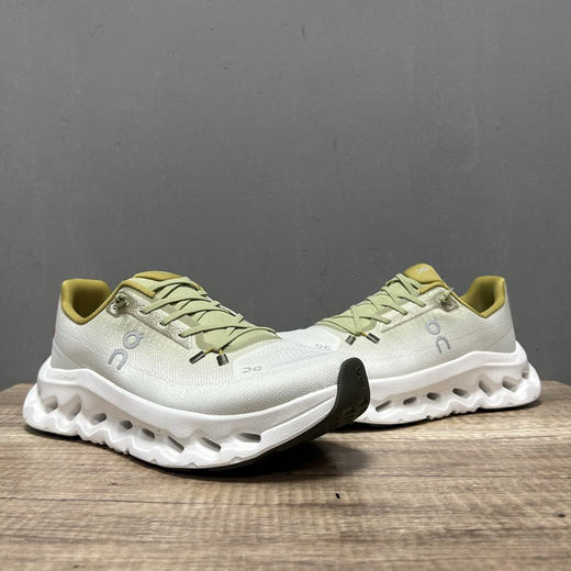 春季特惠💰320 On 昂跑 Cloudtilt 圆头系带 减震耐磨 低帮 生活休闲鞋 商品图3