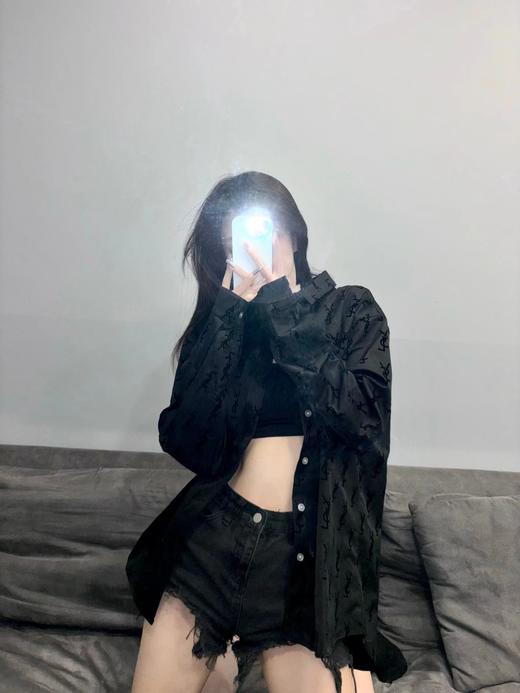 F030421新款植绒满印字母印花颜值超高的显瘦气质衬衫男女同款 商品图2