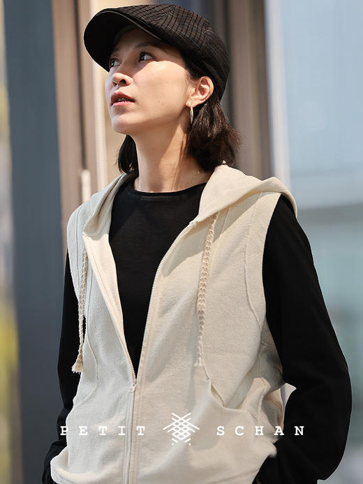 Petit Schan小闪 CLO#1065 Go for a joyride 兜风 棉混纺休闲连帽抽绳马甲 商品图0