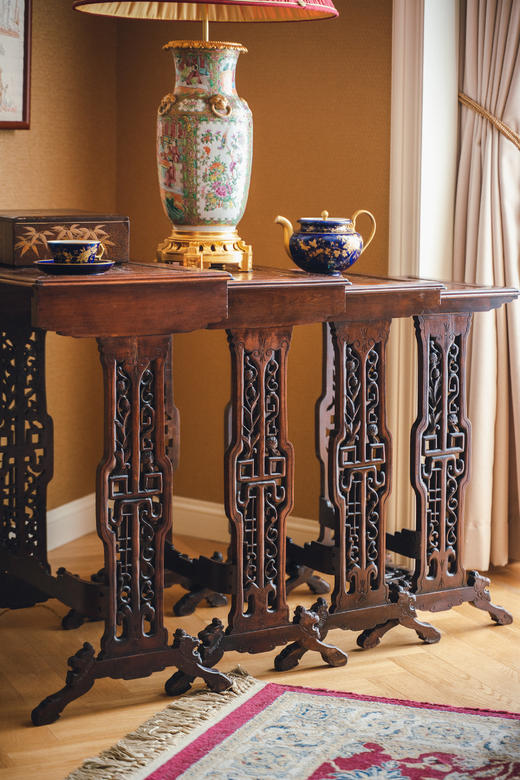 独角鹿西洋古董19世纪末法国出品精雕核桃木嵌花四联嵌套式桌几 商品图4