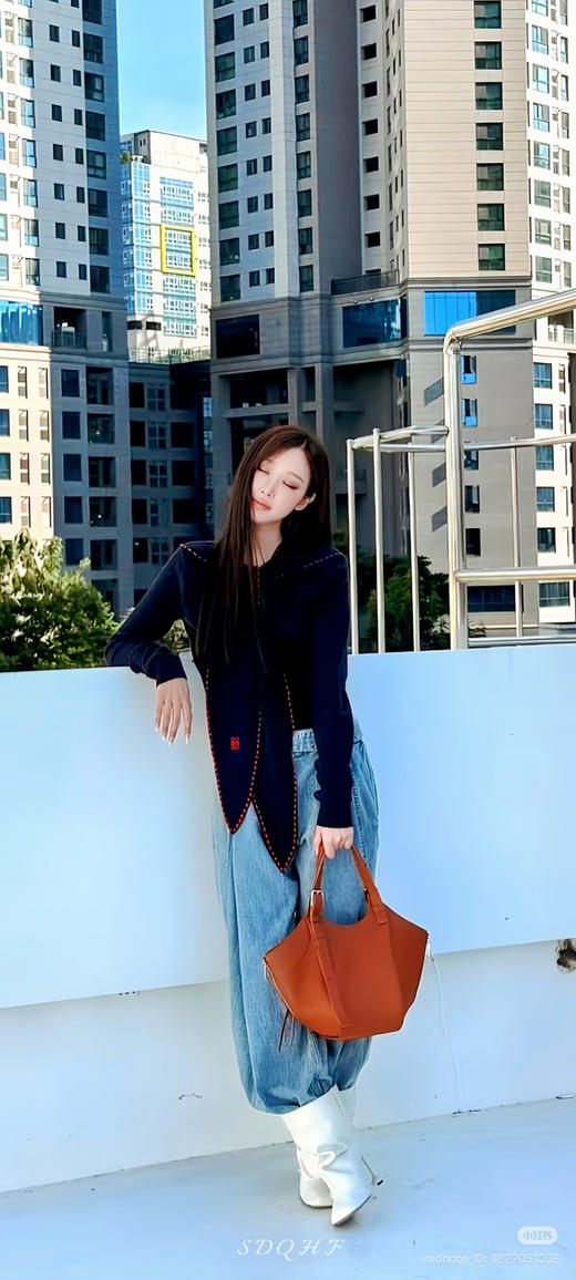 34-1 排他性独家圆正 lew手工刺绣领结式样套头衫 135斤以内穿L 商品图2