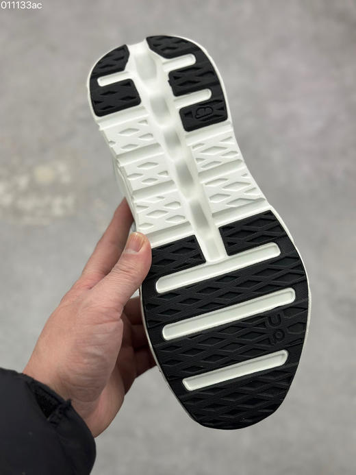 春季特惠💰330 Loewe x ON 罗意威昂跑联名 Cloudtilt 2.0 系列 高品质出货 商品图8