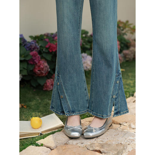 鹿向南「丹宁线条」蓝色修身牛仔裤女春季新款高腰通勤复古微喇裤 商品图2