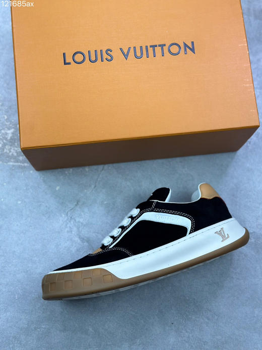 春季特惠💰560 2026早春全新上架 # LV 路易威登 Tilted Low Sneakers 倾斜系列低帮复古休闲运动板鞋 商品图2