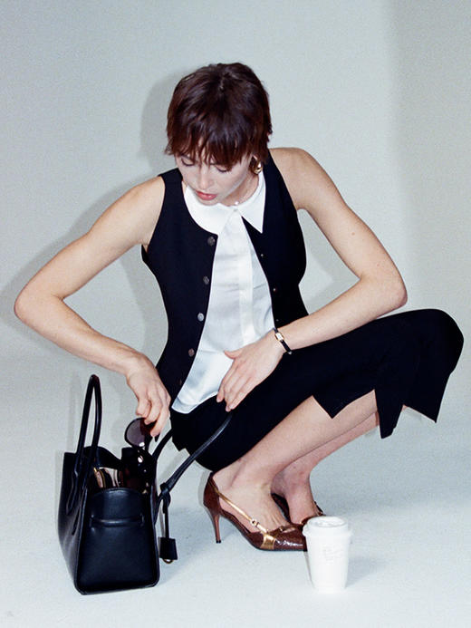 TR她热 英伦绅士 黑色收腰单排扣复古通勤百搭休闲显瘦圆领西装马甲 商品图4