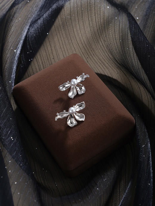 子佩集【元气情结】银S925珍珠惜王妃耳钉【QJED010】大蝴蝶2602 商品图3