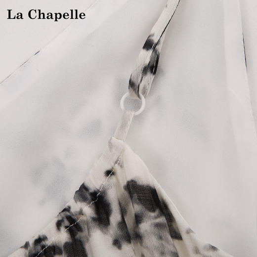 天猫同步【莱赛尔/垂顺透气】拉夏贝尔/La Chapelle水墨感碎花连衣裙V领+蛋糕裙摆显瘦、灵动、优雅★ 商品图4
