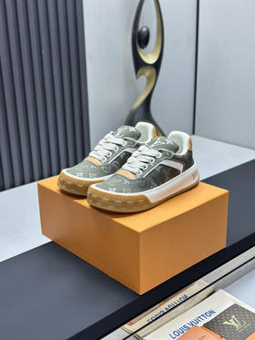 春季特惠💰560 2026早春全新上架 # LV 路易威登 Tilted Low Sneakers 倾斜系列低帮复古休闲运动板鞋