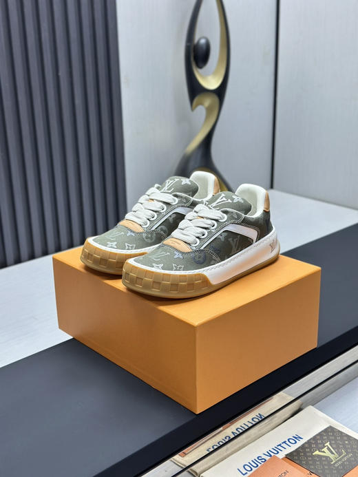 春季特惠💰560 2026早春全新上架 # LV 路易威登 Tilted Low Sneakers 倾斜系列低帮复古休闲运动板鞋 商品图0