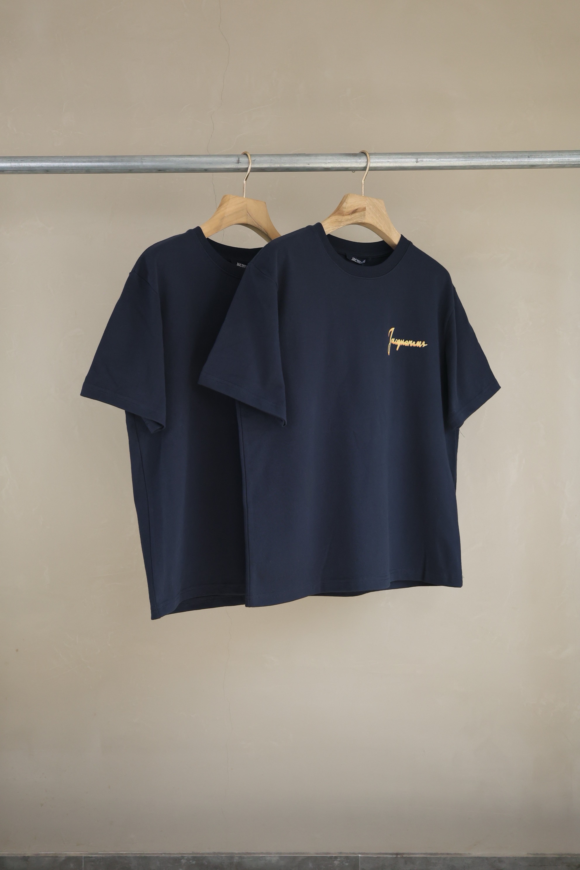 2026春夏新款印花短袖T恤，沉稳的藏青色