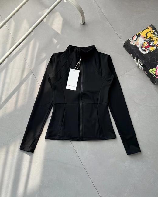F030498运动健身瑜伽服外套显身材外舒适修身短款夹克 商品图9
