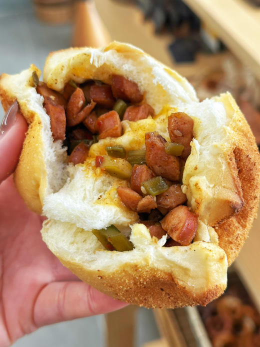 老干妈贡菜烤肠包（微辣） 商品图1