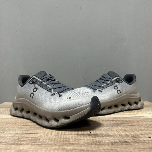 春季特惠💰320 On 昂跑 Cloudtilt 圆头系带 减震耐磨 低帮 生活休闲鞋 商品图3