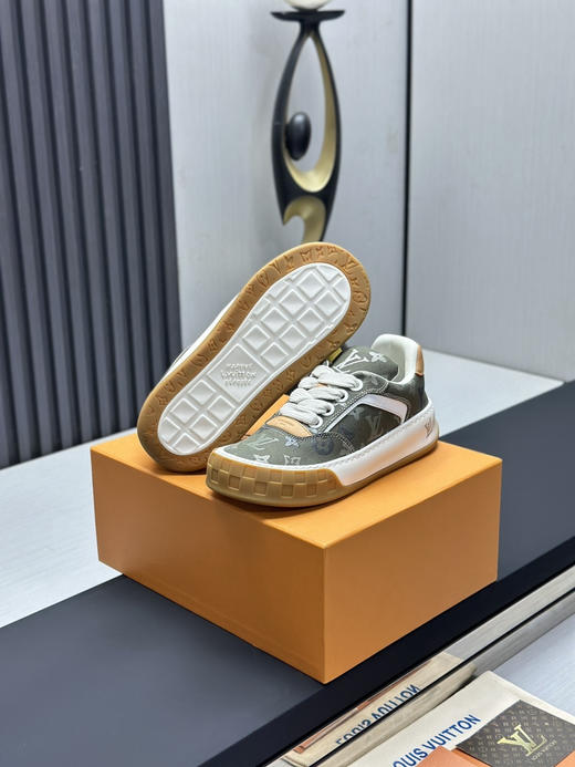 春季特惠💰560 2026早春全新上架 # LV 路易威登 Tilted Low Sneakers 倾斜系列低帮复古休闲运动板鞋 商品图5