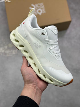 春季特惠💰330 Loewe x ON 罗意威昂跑联名 Cloudtilt 2.0 系列