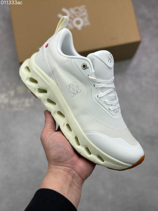 春季特惠💰330 Loewe x ON 罗意威昂跑联名 Cloudtilt 2.0 系列 商品图0