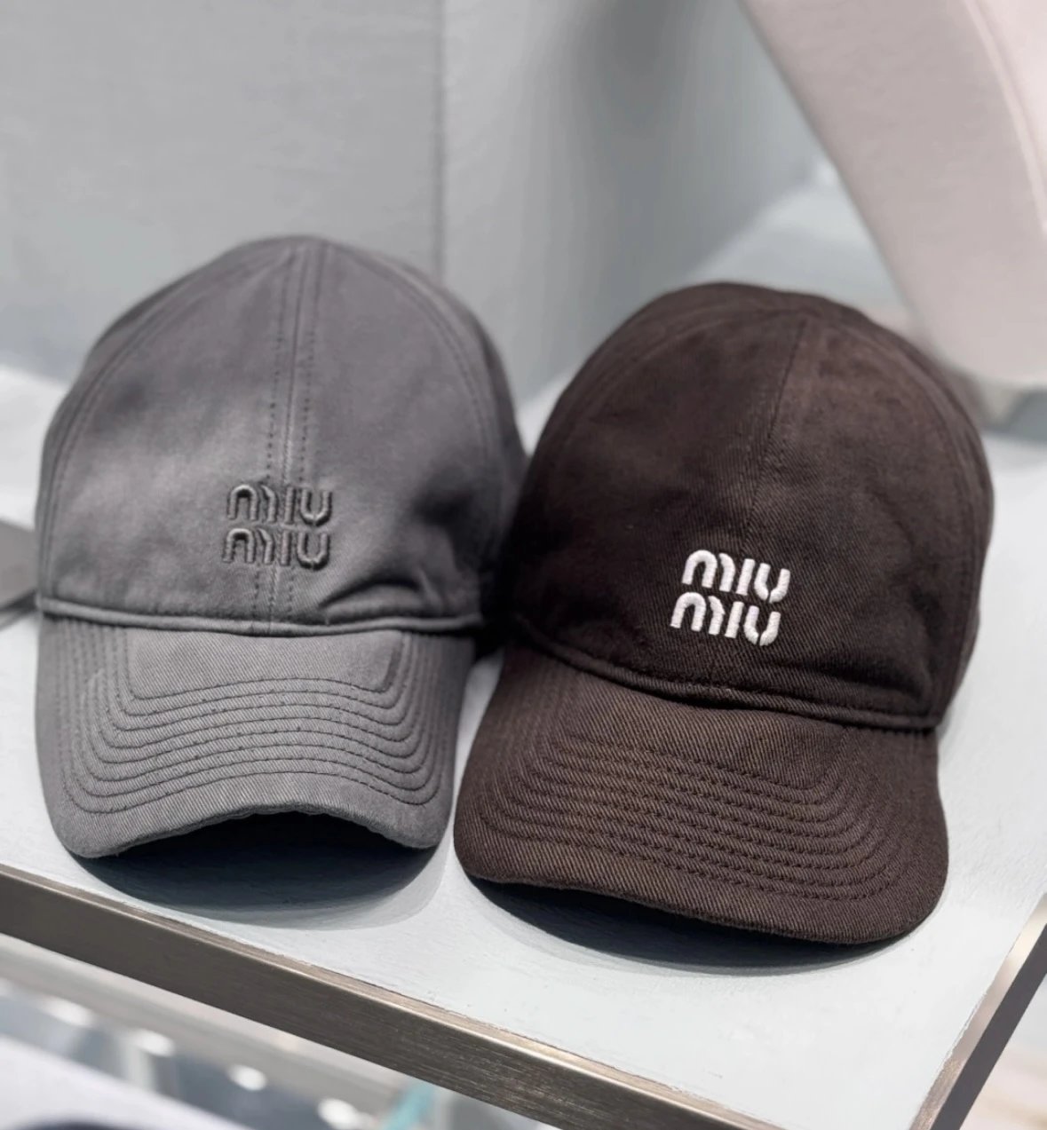 重磅渠道  人手款   缪软顶鸭舌帽  莫兰迪色系  男女同款！ 纯棉斜纹布