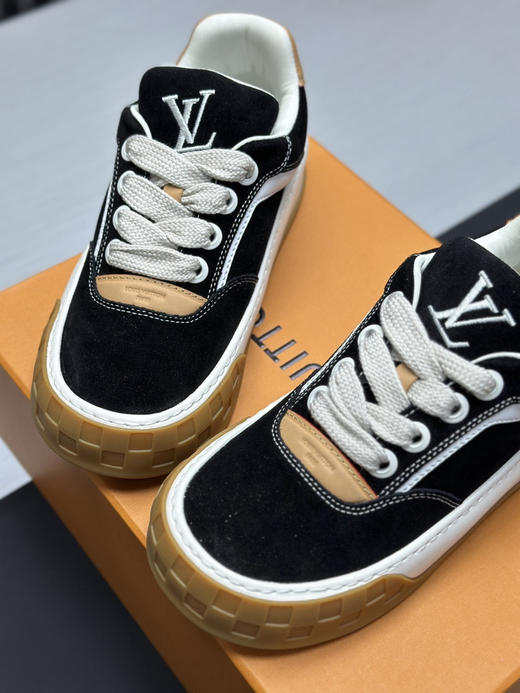 春季特惠💰560 2026早春全新上架 # LV 路易威登 Tilted Low Sneakers 倾斜系列低帮复古休闲运动板鞋 商品图4
