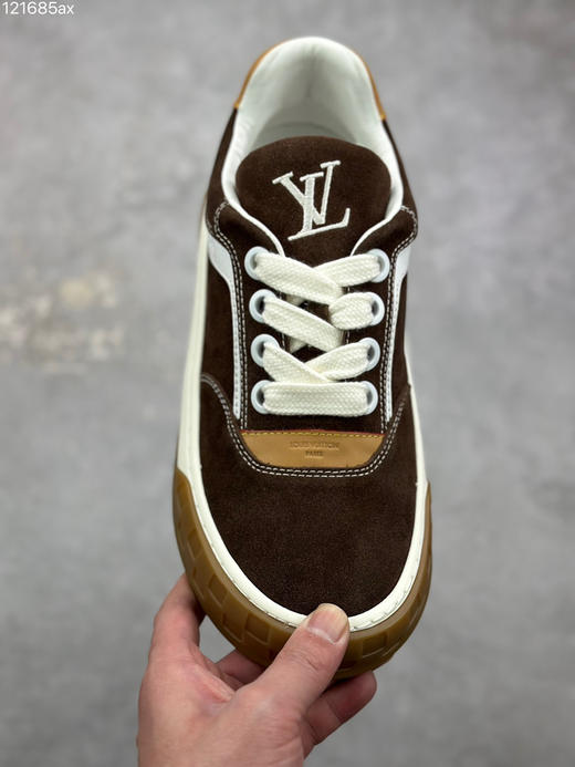 春季特惠💰560 2026早春全新上架 # LV 路易威登 Tilted Low Sneakers 倾斜系列低帮复古休闲运动板鞋 商品图1