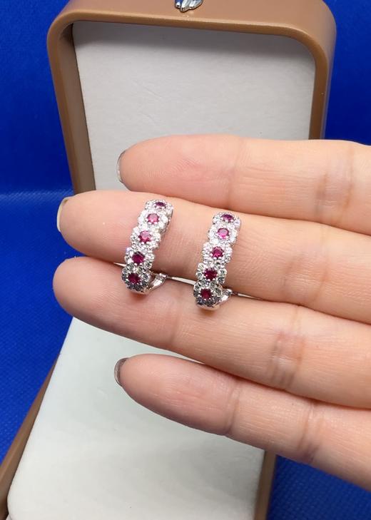 【挚友限定】Pt900 红宝石钻石耳扣 大小耳垂都能戴 红宝石 0.86ct 钻石 0.32ct  经典弹力夹 7.6g（展会产品拍下后不支持7天无理由退换货） 商品图1