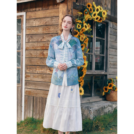 两三事梵高文艺 夏夜梦令 2026春季新款印花绑带v领雪纺衫女宽松 商品图3