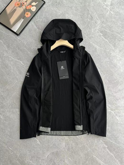 F0304105女款连帽软壳防风防泼水万针刺绣内弧拼接收腰设计冲锋衣 商品图8