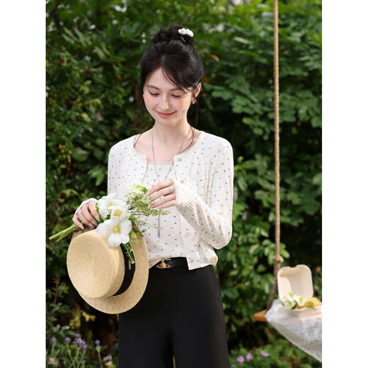 鹿向南「花间小憩」杏色长袖碎花针织衫春季新款时尚小开衫上衣女 商品图3