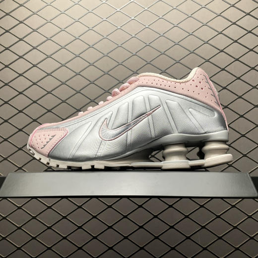 春季特惠💰340 NK Shox R4 低帮复古跑步鞋 文斯卡特 商品图0