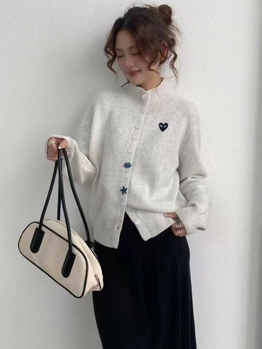 F030495简约版型半高领设计防风保暖慵懒随性日常风半高领针织开衫 商品图6