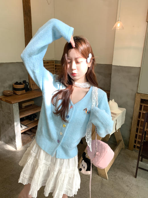 <曾小咸推荐>3.8现货秒杀 ！微信超特价！韩系彩色爱心纽扣针织开衫 日常169.99 立减80 秒杀89.99！！ 商品图5