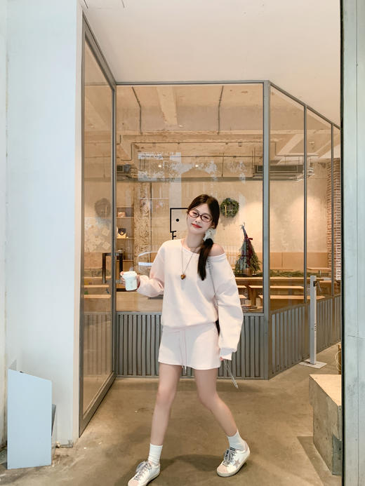 <曾小咸推荐>3.5现货秒杀 ！微信超特价！韩系斜肩露肩卫衣+短裙套装 日常239.99 立减120 秒杀119.99！！ 商品图11