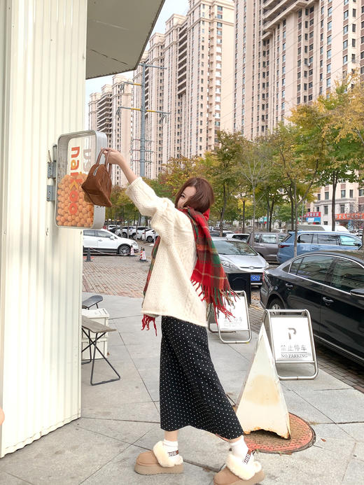 <曾小咸推荐>3.8现货秒杀 ！微信超特价！韩系波点半裙 日常169.99 立减80 秒杀89.99！！ 温柔感毛衣 秒杀99.99！！ 商品图9