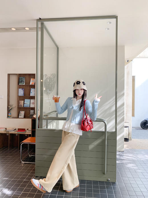 <曾小咸推荐>3.12现货秒杀 ！微信超特价！翻领花边打底衫 日常139.99 立减80 秒杀59.99！！韩系立体花朵开衫  秒杀79.99！！ 商品图9