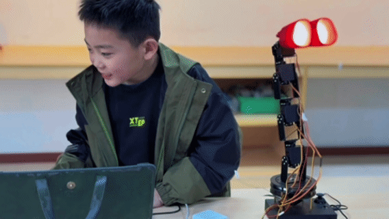 春假4.1/4.4【成电创客营3天2晚创造营】AI Light，解锁AI黑科技，创造一架会思考的机械臂台灯！