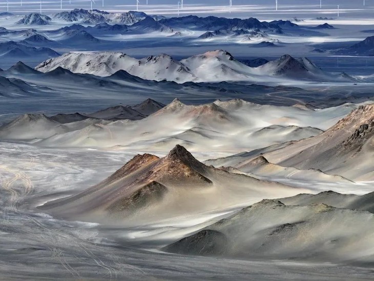 黑独山&胭脂山、巴丹吉林沙漠粉红湖、西部梦幻大峡谷、大柴旦翡翠湖、冷湖石油小镇、俄博梁雅丹地貌10天订制摄影团