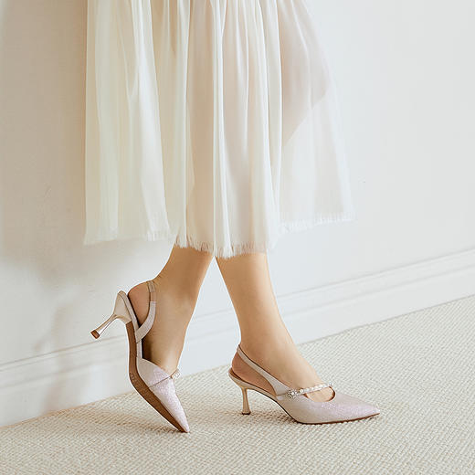 千百度细高跟鞋婚鞋女2026夏季新款包头宴会后空新娘伴娘鞋凉鞋A26257746 商品图3