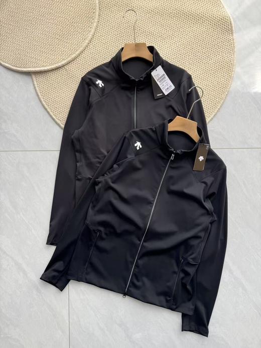 点此购买 迪桑特TRAINING系列男士综训训练针织运动上衣外套 LL 341283 商品图7