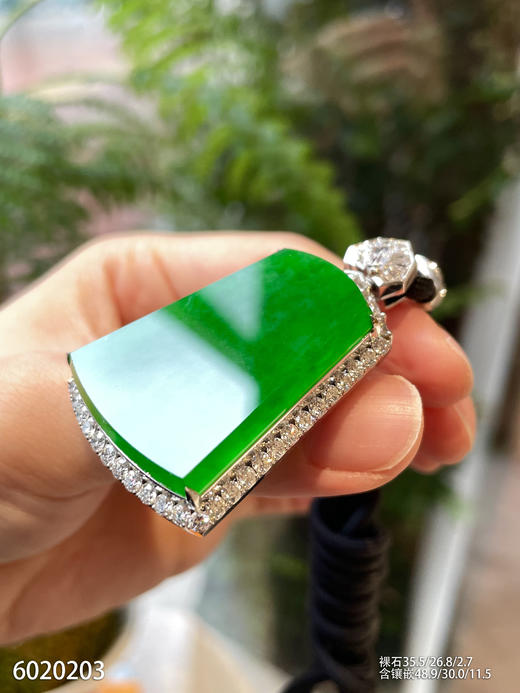 老坑艳绿无事牌吊坠【6020203】具体价格微信咨询 商品图3