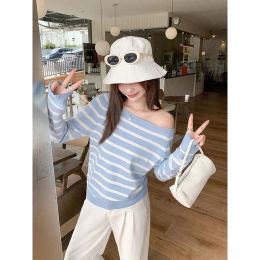 <曾小咸推荐>3.10现货秒杀 ！微信超特价！韩系条纹斜肩露肩针织衫 日常159.99 立减90 秒杀69.99！！ 商品图1